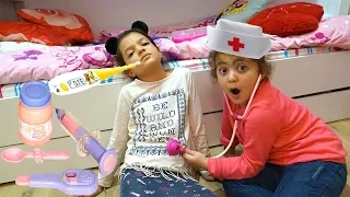 Masal Hasta Öykü Doktor Oluyor ! Kids Play a DOCTOR | Little Boy treats sisters !