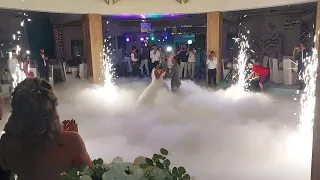 am venit la nunta dar cu fum