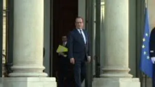 Schulz meets Hollande ahead of migrant talks