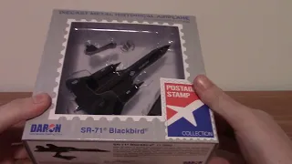 First 1:200 Unboxing! | SR-71 Blackbird