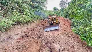 WOW!!! Very Tough Bulldozer CAT D6R XL With Big Rock Pulling Action