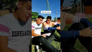 VENTAJAS DE GEMELOS EN EL COLEGIO!😂🤭#humor #tiktok #comedy #foryou #viral #parati #funny