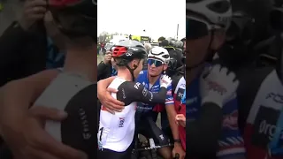 This is sportsmanship at its FINEST! 👏 #shorts #cycling #respect #sportsmanship