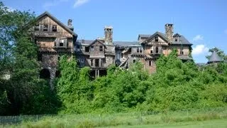 Exploring an Abandoned College for Girls - NY