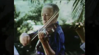 Jascha Heifetz teaching his students at home