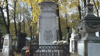 Могила Михаила Васильевича Ломоносова / The grave of the scientist Mikhail Lomonosov