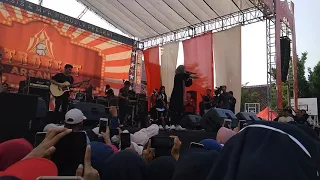 Feby Putri - MUNGKIN- live Xtofest di Smansa Purwodadi