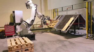 Pallet Manufacturing with Robot Nailing Machine - Palettenfertigung mittels Roboter