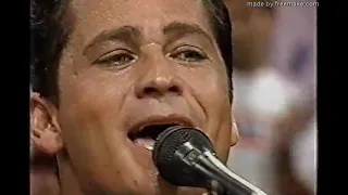 Programa Livre | Leandro & Leonardo participam do programa e cantam os sucessos - 04/04/1994 SBT