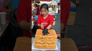 Hardworking 17 Year Old Girl Selling Thai Dessert