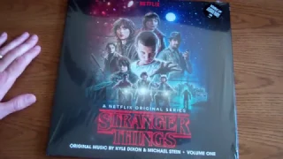 STRANGER THINGS Volume 1 Vinyl Unboxing - Classic Black Amazon Edition