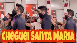 Gusttavo Lima Chega em Santa Maria / RS pra seu show  e comprimenta os fãs