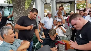 Pedro Cachadinha a cantar,  depois uma desgarrada a maneira com Henrique de Lindoso nas F.N 2017