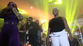 Zota au concert de Roselyne Layo à Paris