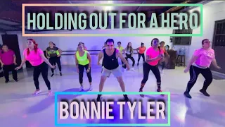 HOLDING OUT FOR A HERO - BONNIE TYLER - Victor Uriel “Dance Fitness” - Zumba Coreografía 🔥