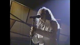 Joan Osborne 1996 02 28 The 38th Annual Grammy Awards (One of Us)