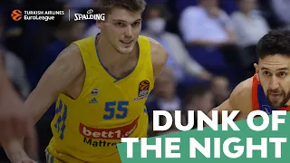 Spalding Dunk of the Night: Lammers the 'Hammer'!