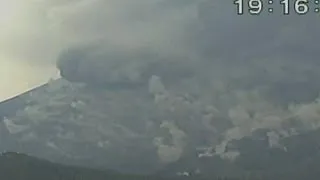 Breathtaking volcanic eruption in Japan: Sakurajima awakes