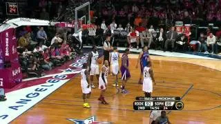 Blake Griffin Reverse Dunk After a SICK Bounce Pass from John Wall in HD (Feb. 18, 2011)