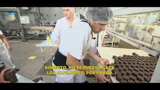 Roberto Funes Ugarte se probó en UNA FÁBRICA DE ALFAJORES #ContratadoXunDía - Telefe Noticias