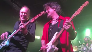 Winery Dogs Nashville 2019 Captain Love shot from the front row