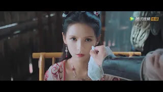 Clip | 小美人鱼勇救溺水男孩，长大后再相遇英雄救美【人鱼缚 Mermaid Bound】