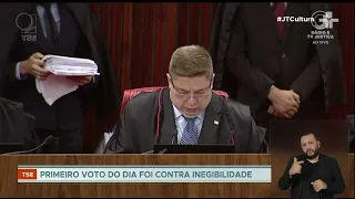 TSE retoma julgamento de Jair Bolsonaro; ministro Raul Araújo vota contra inelegibilidade