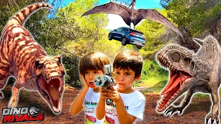 Dani y Evan, Los Coleccionistas de DINOSAURIOS perdidos en el bosque!!