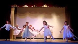 Танец "Куклы" на сцене дети 4-5 лет, 2014