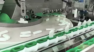 Circular Conveyor Robotic Bottle Unscrambler with 2 delta robots for sensitive bottles - High Speed