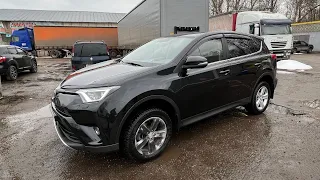 Toyota RAV4 2013 года.