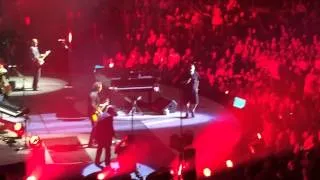 Billy Joel & guest Chainsaw performing ACDC's "Highway to Hell" at MSG on Sept 17, 2014