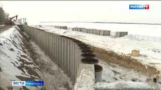 На набережной в районе хабаровского яхт-клуба почти закончили монтаж усиленной стенки причала