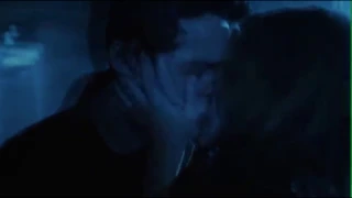 Beso De Stiles Y Lydia | Moments