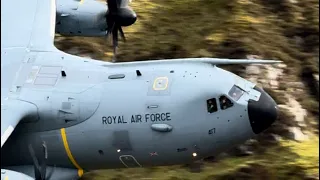 MACHLOOP! ROYAL AIR FORCE A400M PILOT GAVE US A WAVE 👋 🤙