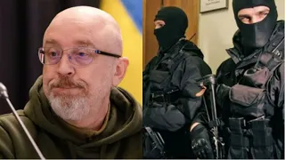 Годину тому! Здав Крим - зрадник. Просто поряд з Резніковим. Накрили - в кабінеті крик