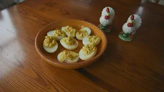 Deviled Eggs -- easy and delicious