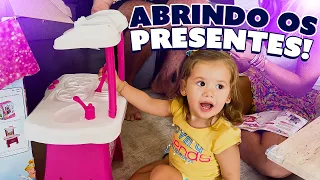 A MARIA ALICE ABRIU OS SEUS PRESENTES DE ANIVERSÁRIO!!