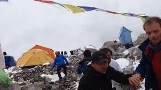 Everest climber says avalanche was like a "meteorite"