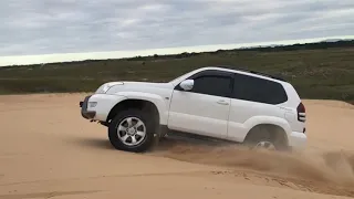 TOYOTA Land Cruiser Prado 125 in sand !