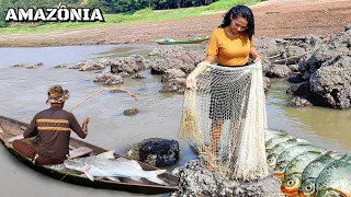 PESCARIA de TARRAFA e Peixe Grande Fizemos uma CALDEIRADA DELICIOSA no MEIO da FLORESTA AMAZÔNICA