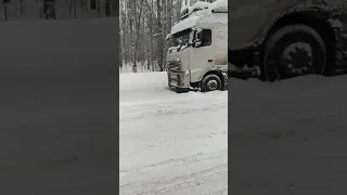 Обстановка на таможеном переходе Н.Юрковичи RUS-Сеньковка UA.