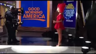 Sia - Chandelier live on GMA 29th january 2016