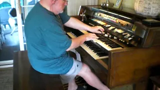 Mike Reed plays "Trash Night" on the Hammond Organ
