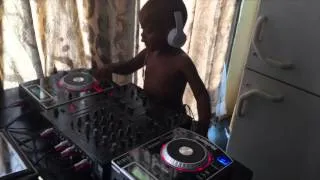 Dj Arch Jnr mixing it up with some acapella