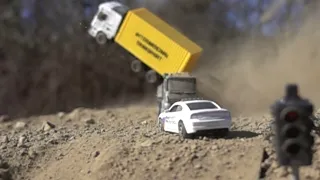 1 /64 Dynamic Diorama - Cars Truck Police Chase - Crash Compilation Slow Motion 1000 fps #120