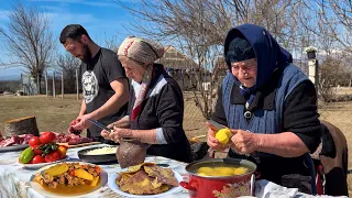 95 YEARS OLD CAUCASIAN GRANDMA COOKING BEST PILAF IN THE VILLAGE! RURAL COUNTRY LIFE FAMILY