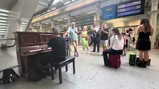 Boogie Woogie Soundwaves Force Suitcase Girl To  Stand Up