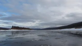 Езда на моторной лодке КРЫМ осенью так ездить не стоит ОПАСНО!