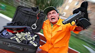 I Bought $300 LOST Mystery Luggage & Found Scary Finds From Prison!